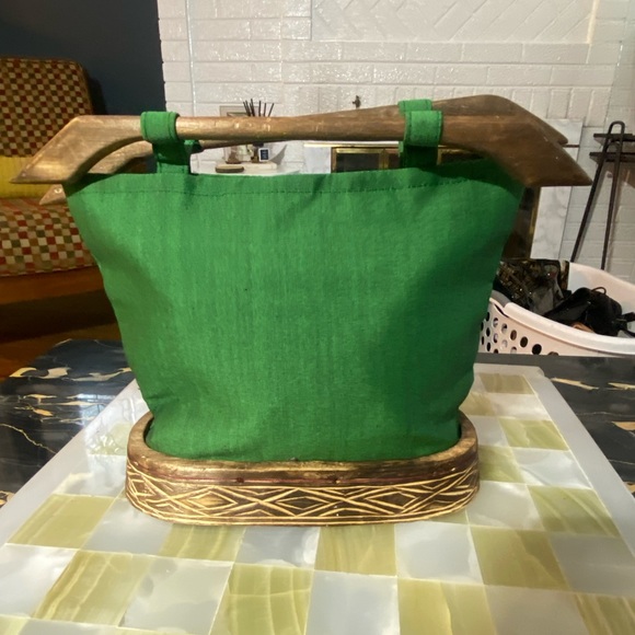 Unique vintage handmade wooden handle green hand purse with carved wooden base. - Picture 1 of 7